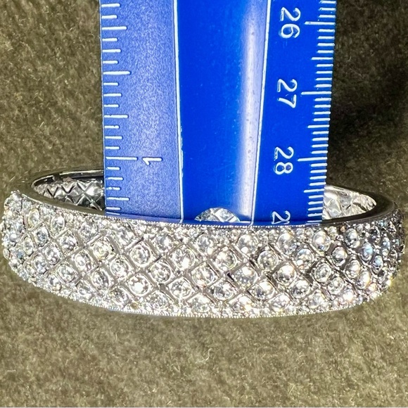 CRYSTAL PAVE HINGED BANGLE BRACELET - Picture 3 of 4